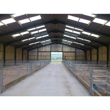 Овчарник с метална рамка